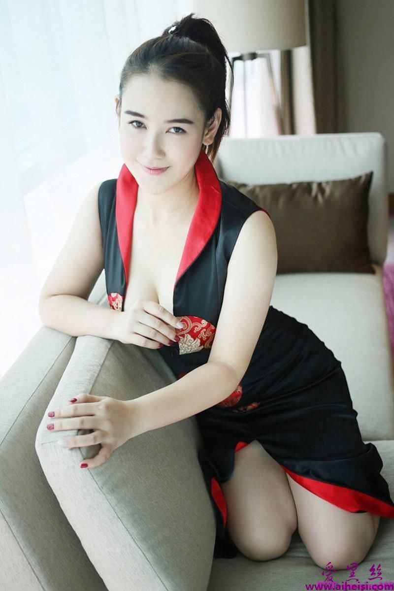 丰满少妇猫本amy优雅大方酥胸诱惑图片