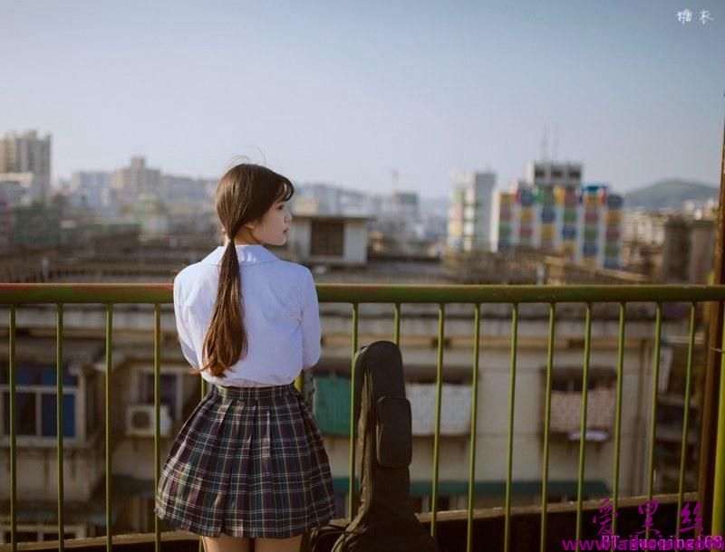 双马尾可爱美女夏日海边写真唯美摄影