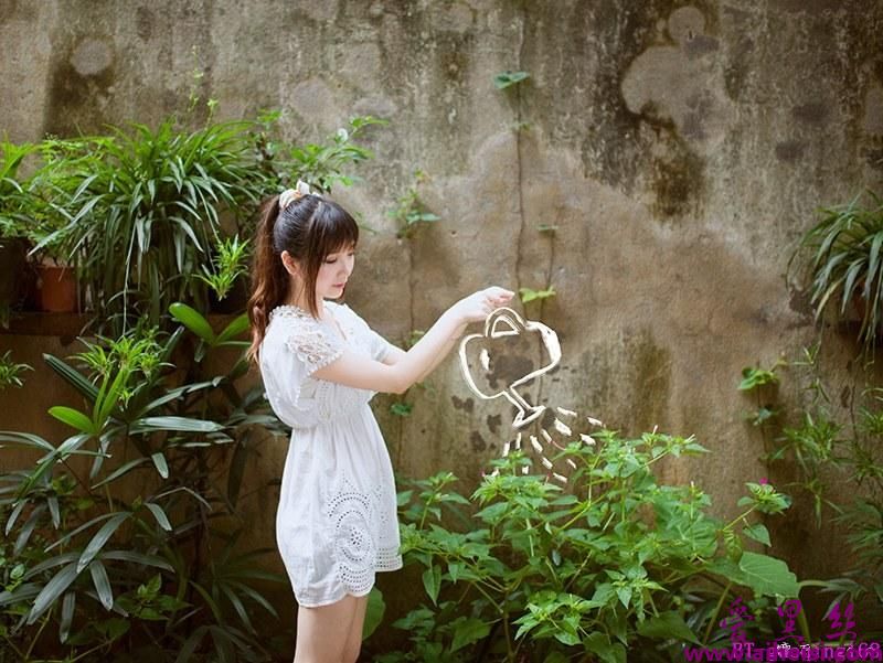 清纯少女秘密花园写真笑容甜美唯美摄影