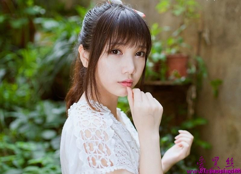 清纯少女秘密花园写真笑容甜美唯美摄影