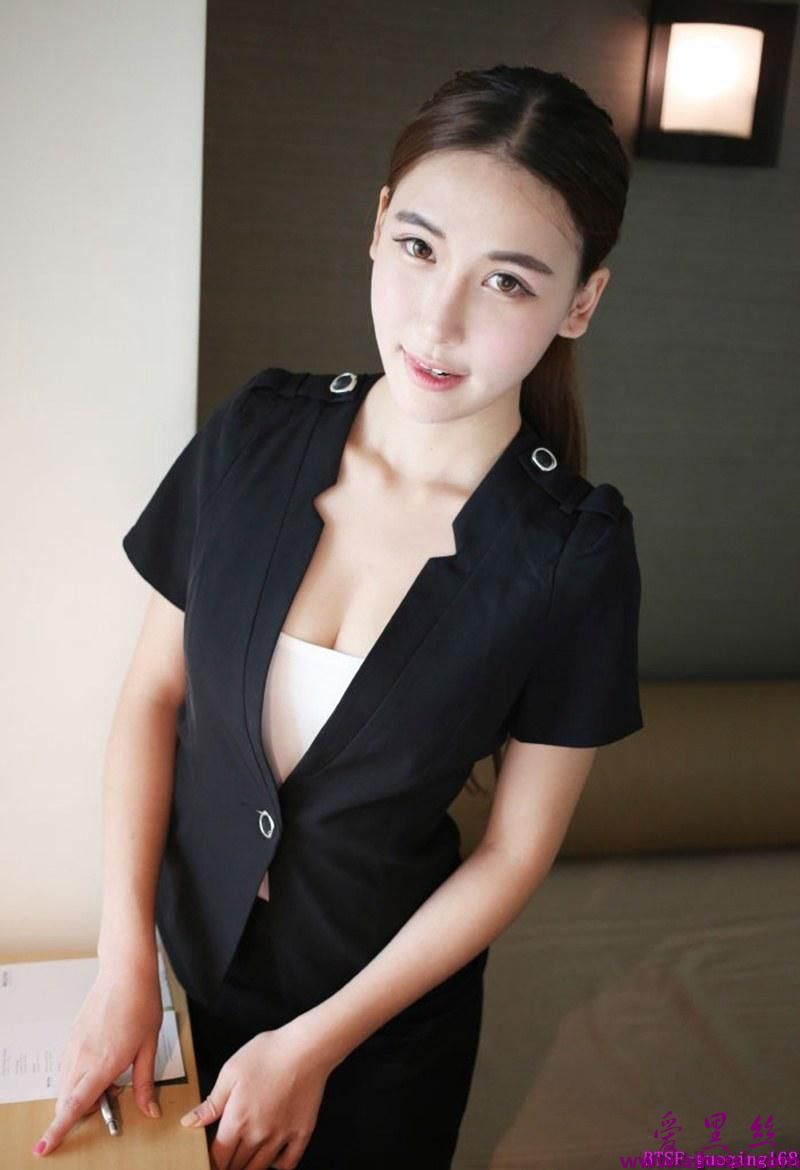 美女秘书熊吖BOBO办公室制服诱惑高清图片
