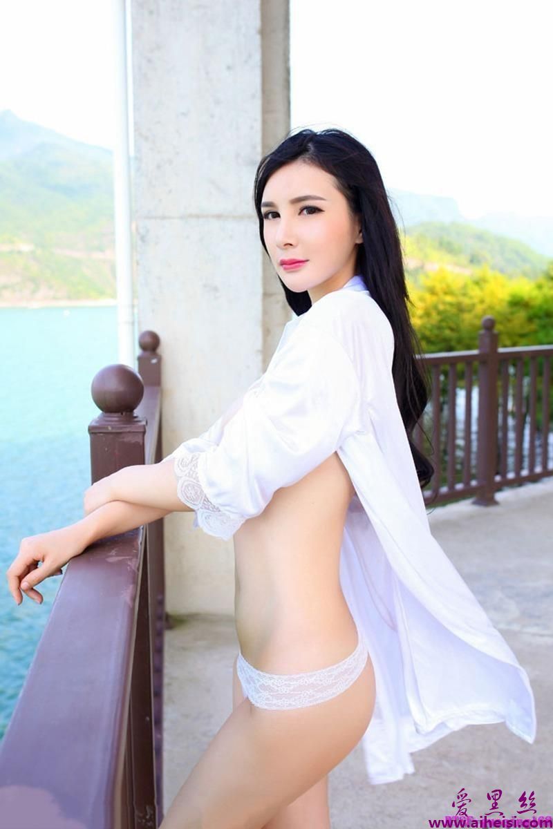 宅男女神顾欣怡云曼旅拍风情万种艺术高清大图