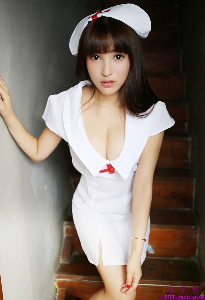 护士姐姐妮可可娇艳欲滴制服诱惑高清大图