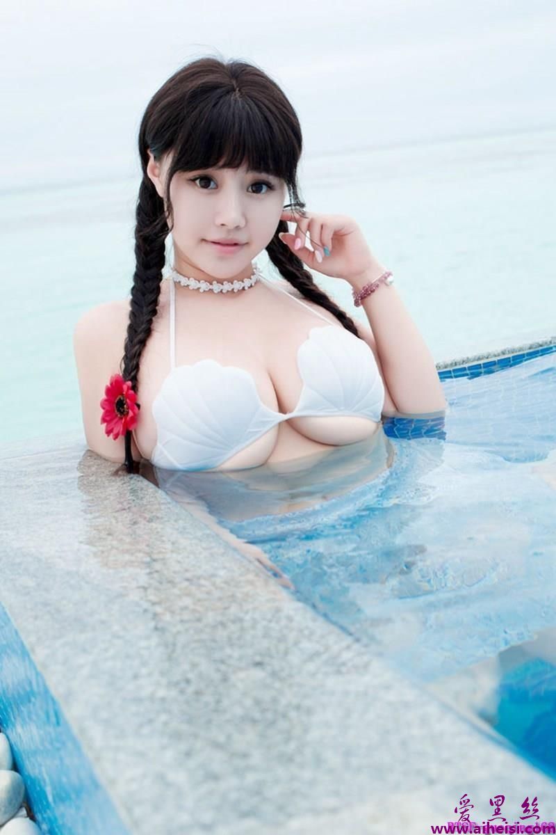 巨乳美眉可儿贝壳内衣性感迷人唯美艺术写真