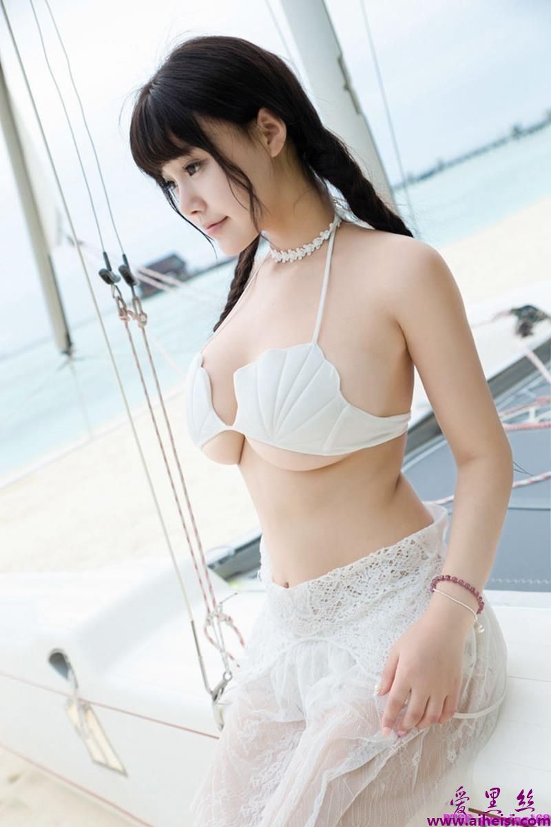 巨乳美眉可儿贝壳内衣性感迷人唯美艺术写真
