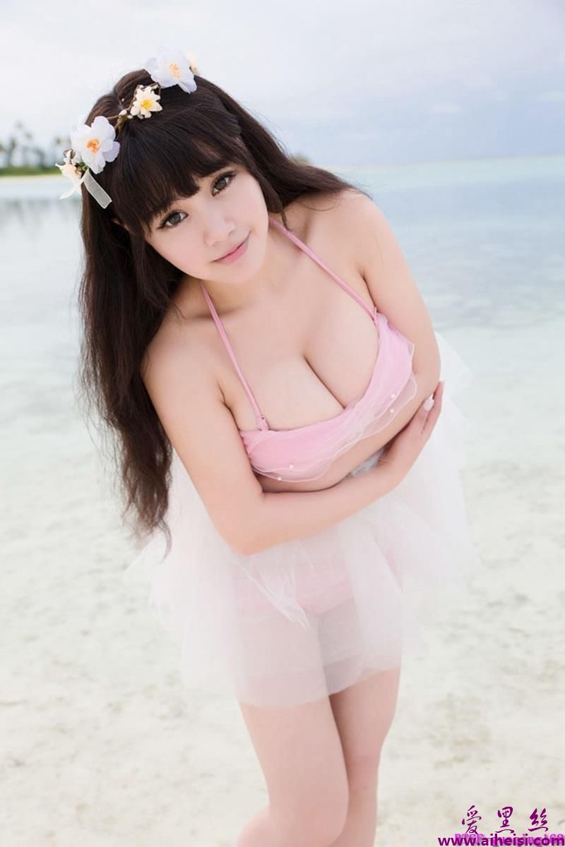 巨乳美眉可儿贝壳内衣性感迷人唯美艺术写真