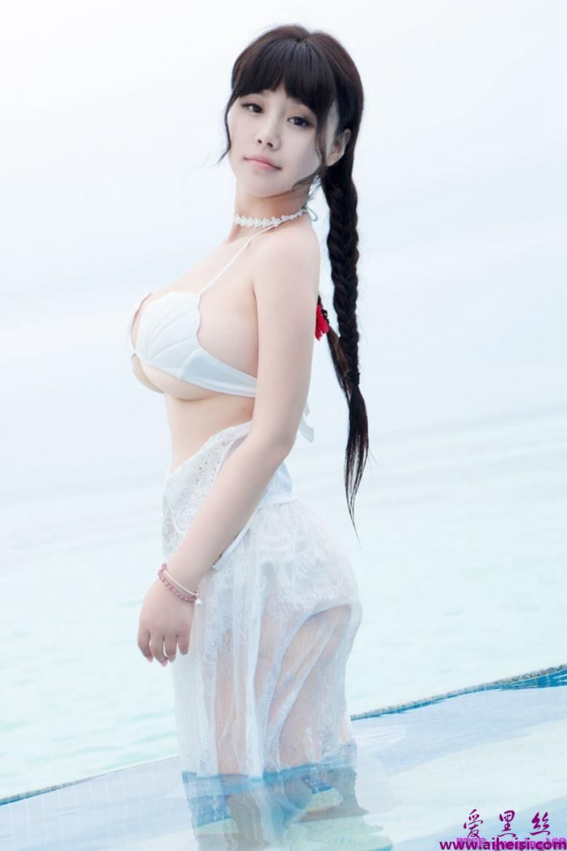 巨乳美眉可儿贝壳内衣性感迷人唯美艺术写真