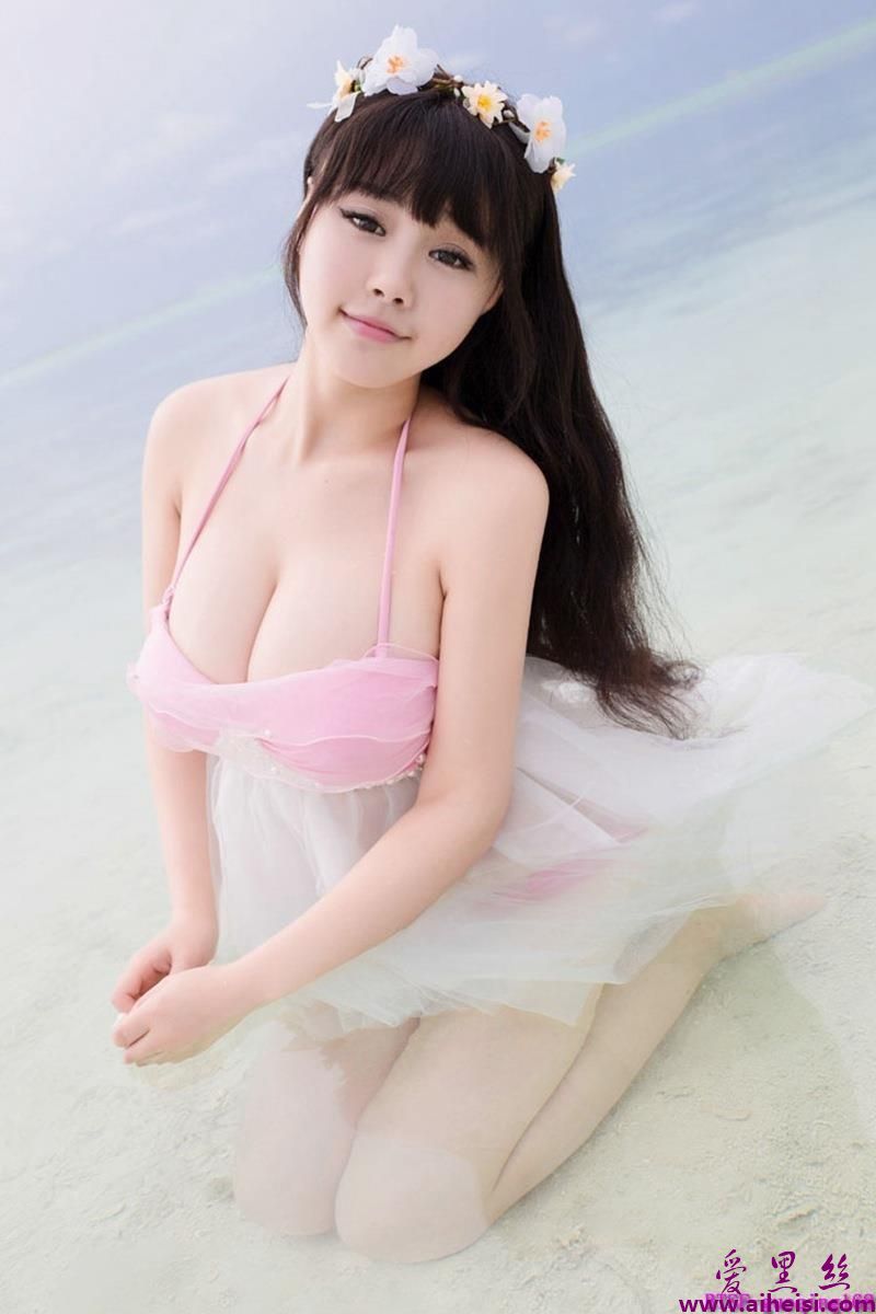 巨乳美眉可儿贝壳内衣性感迷人唯美艺术写真