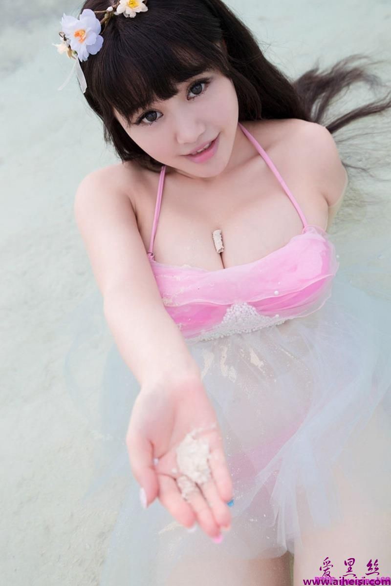 巨乳美眉可儿贝壳内衣性感迷人唯美艺术写真