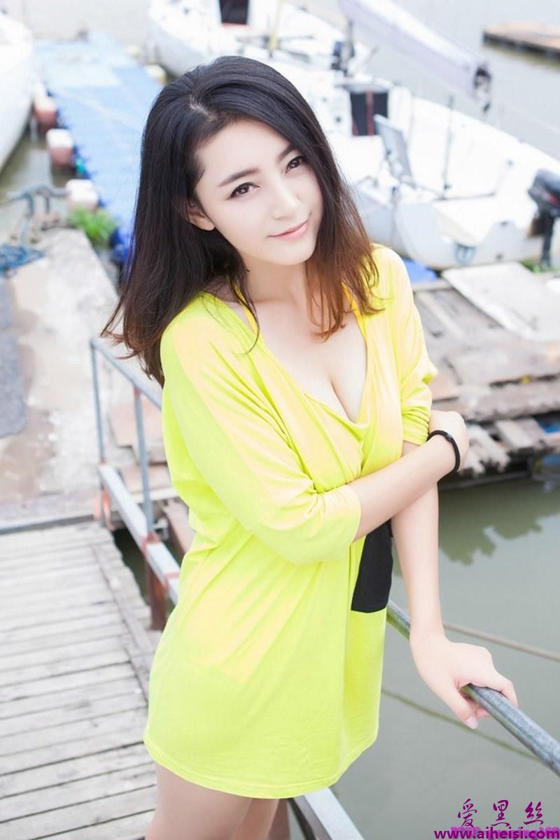 御姐夏茉GIGI比基尼清凉旅拍性感艺术照