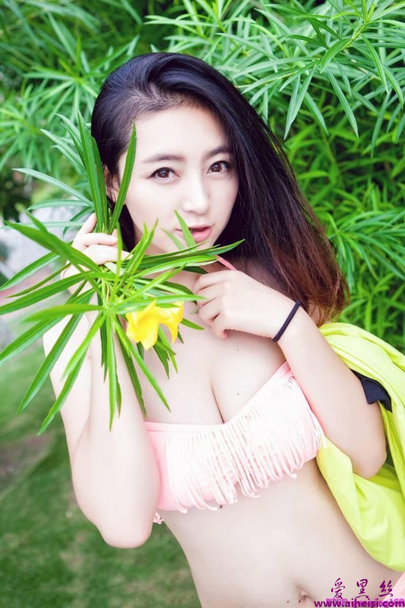 御姐夏茉GIGI比基尼清凉旅拍性感艺术照
