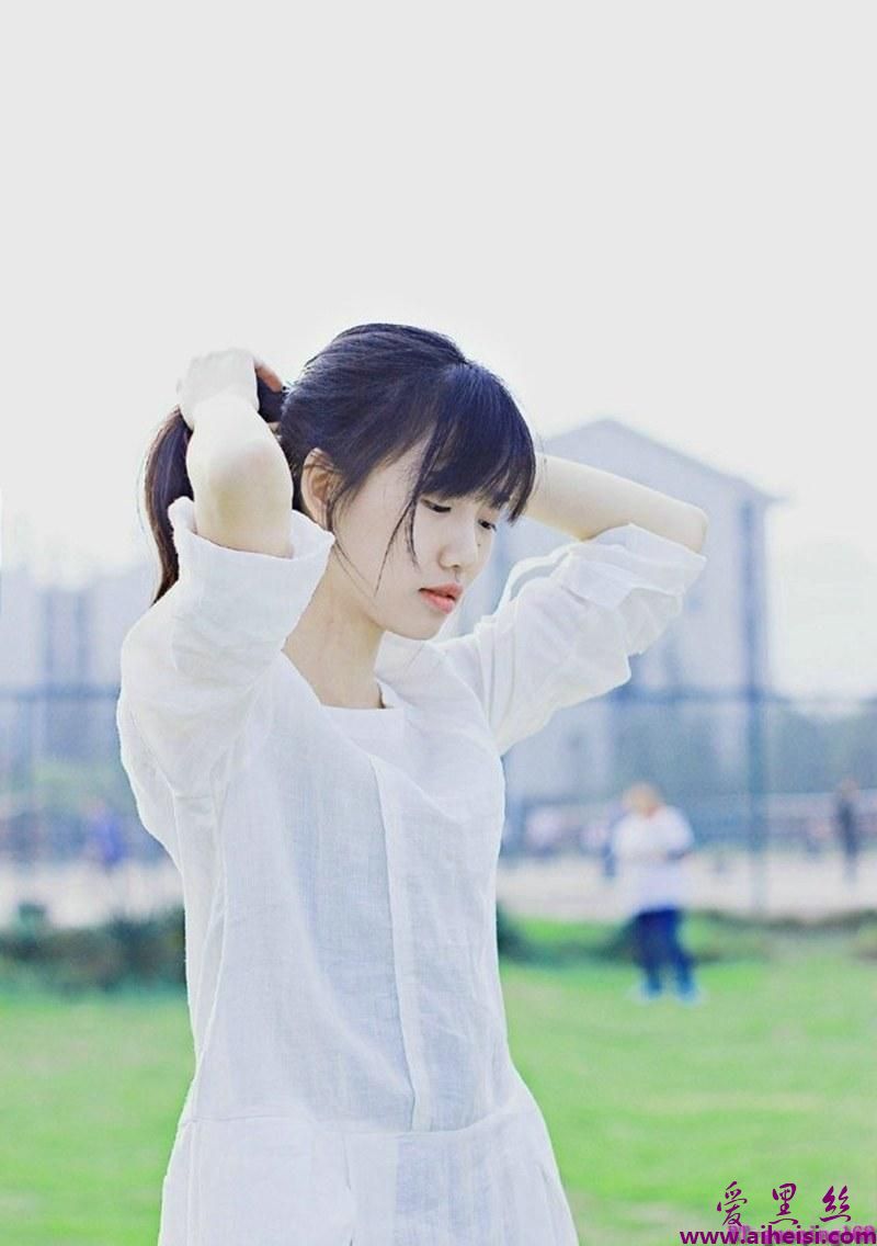 小清新美女校园内唯美写真