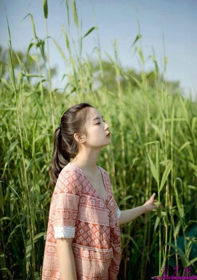 小清新妹子户外清新动人唯美摄影图