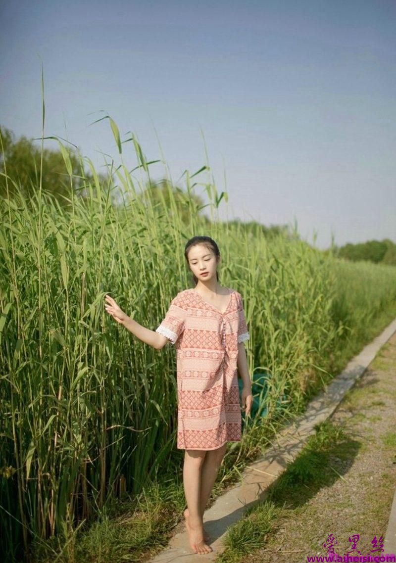小清新妹子户外清新动人唯美摄影图