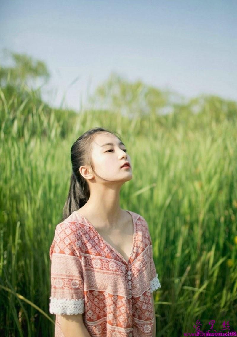 小清新妹子户外清新动人唯美摄影图