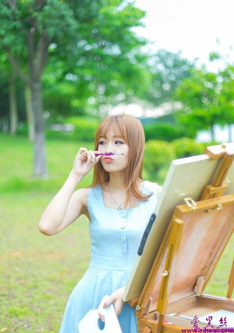 美术女孩户外清纯可人唯美写真