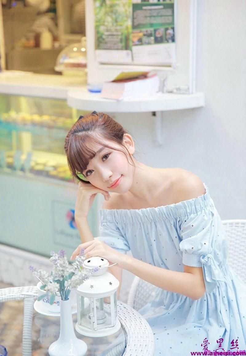 清纯马尾辫少女可爱俏皮唯美街拍
