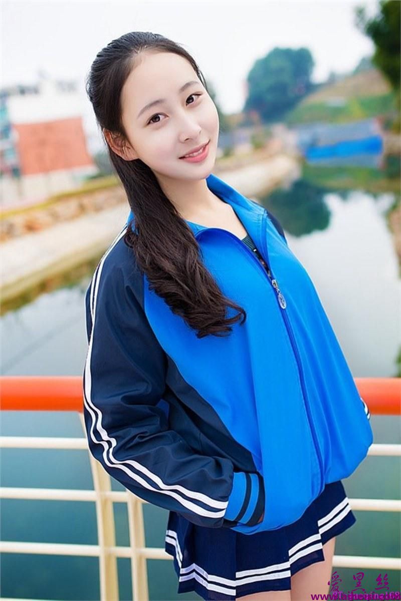 校园美女校服短裙迷人写真