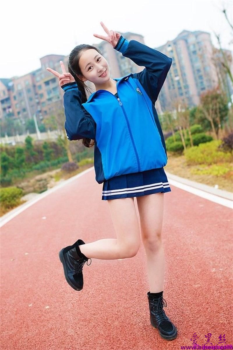 校园美女校服短裙迷人写真