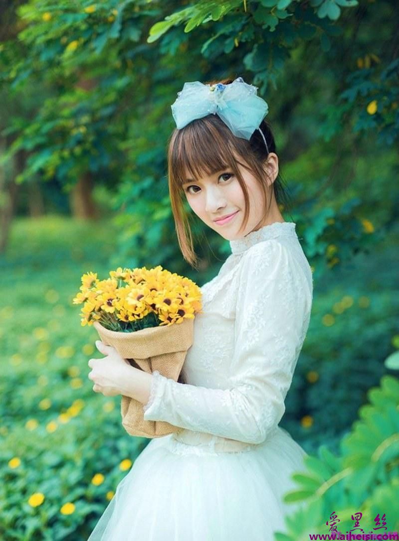 清新萝莉花园里唯美摄影美图