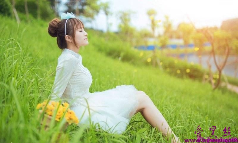 清新萝莉花园里唯美摄影美图