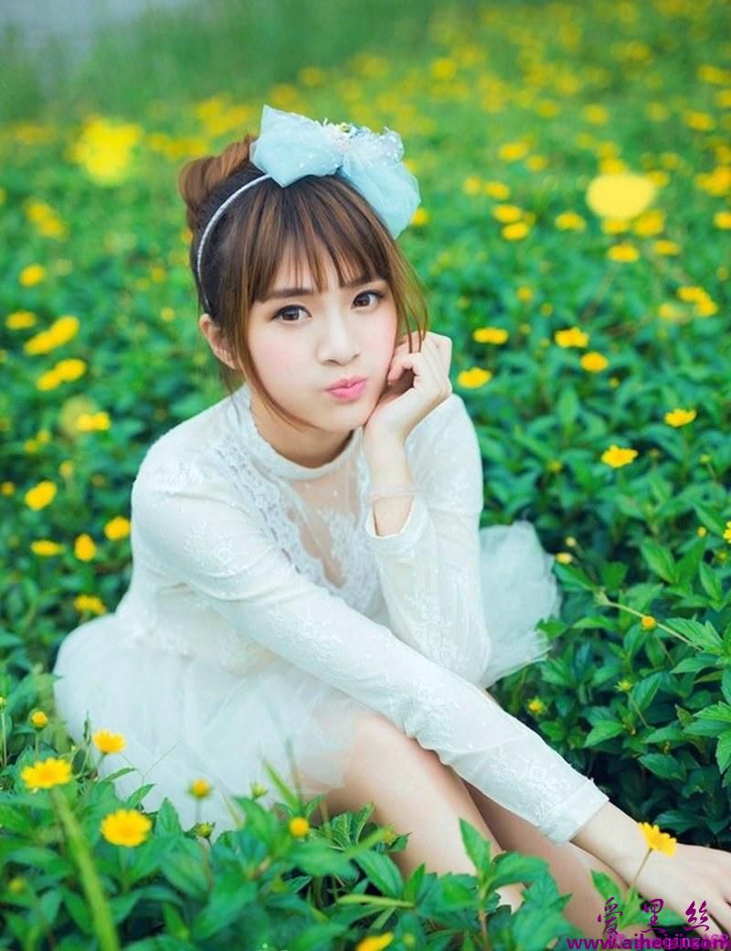 清新萝莉花园里唯美摄影美图