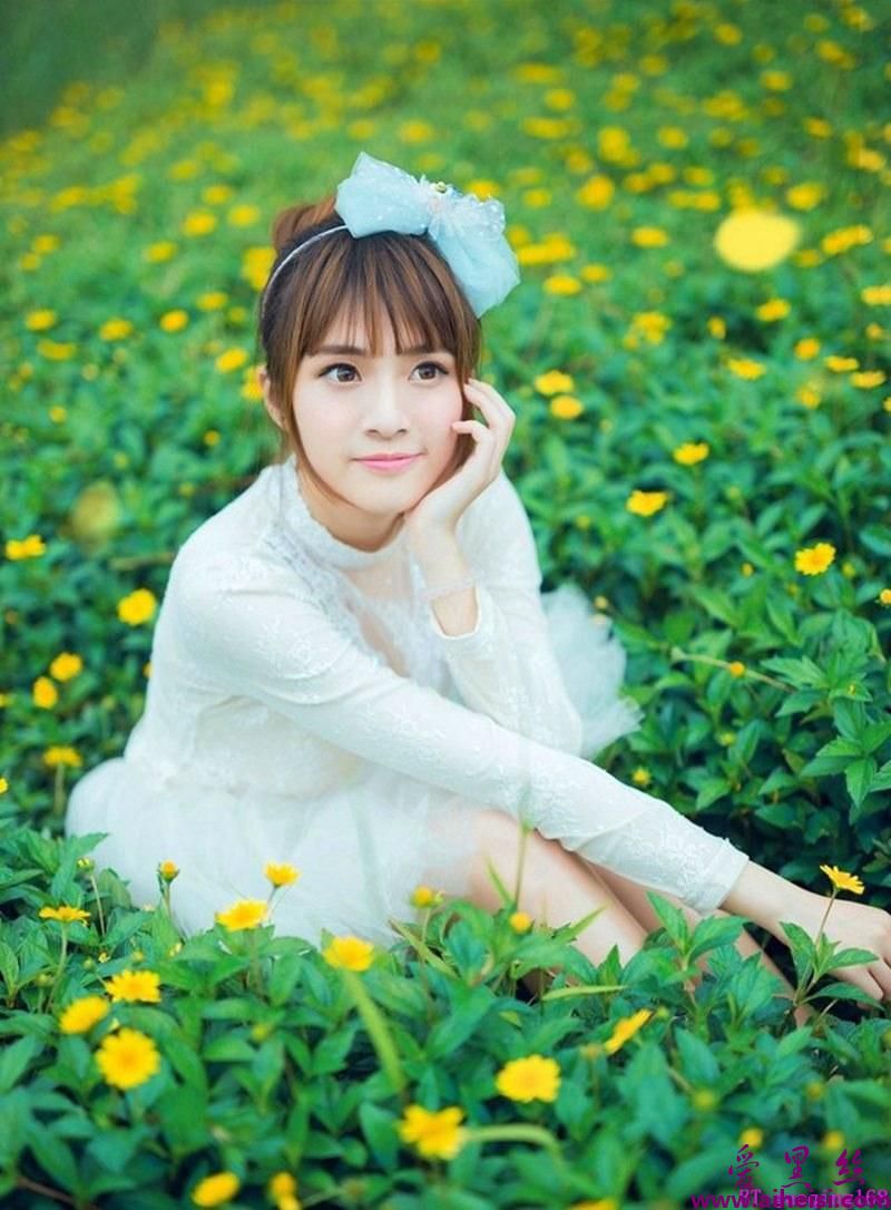 清新萝莉花园里唯美摄影美图