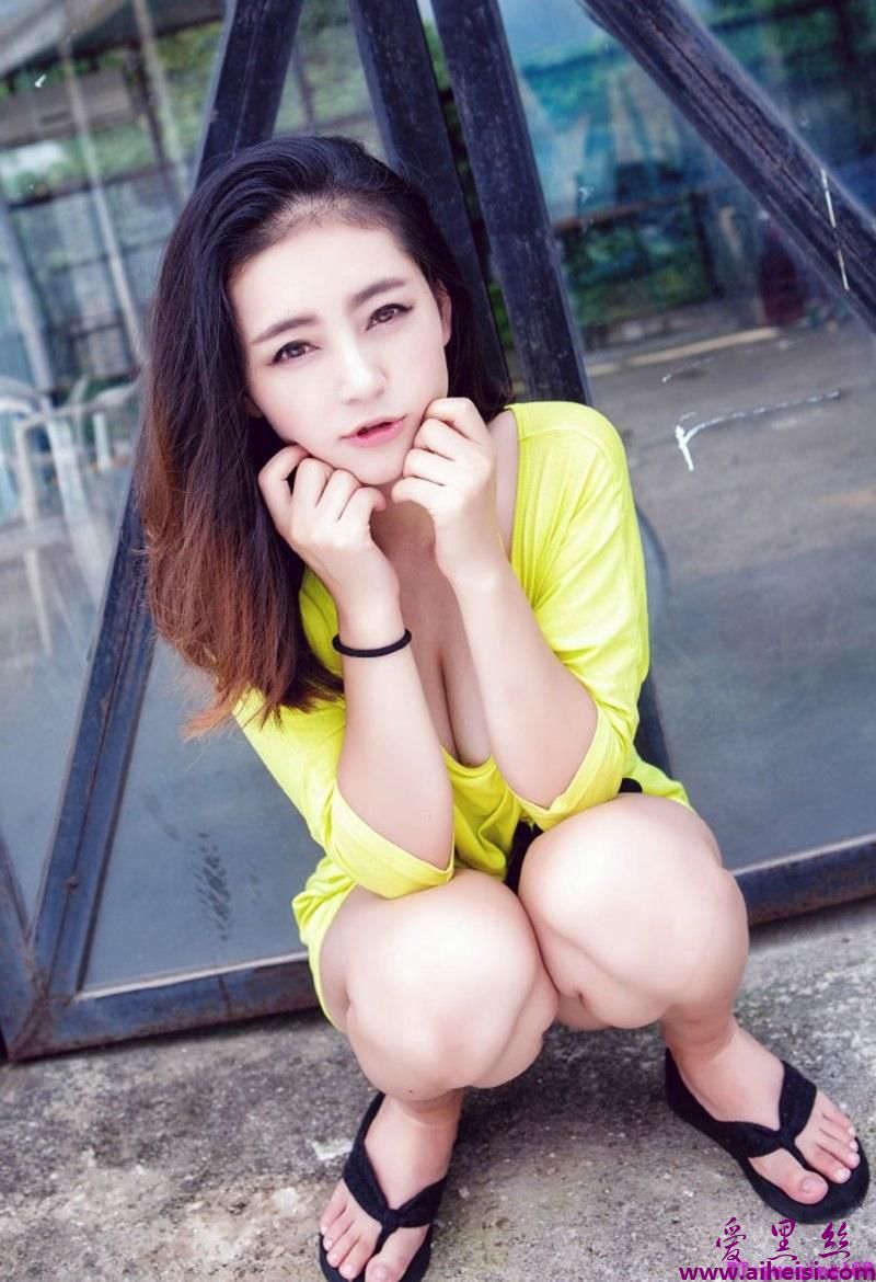 漂亮美眉夏茉GIGI惹火身材内衣写真绝色诱惑