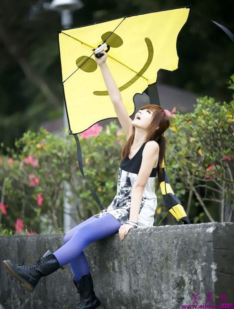 清纯的风筝美少女甜美可爱写真青春无敌