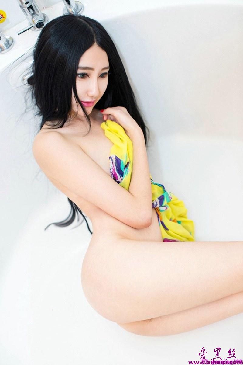 网络妹子主播昱在浴室秀情趣内衣