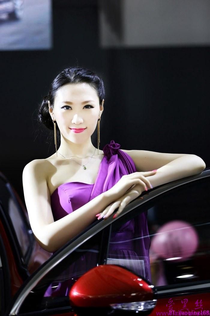 北京美女趴车展写真
