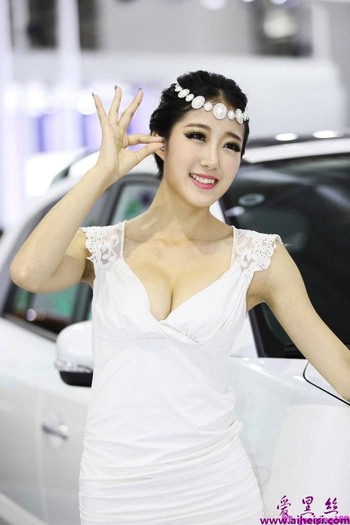 北京美女趴车展写真