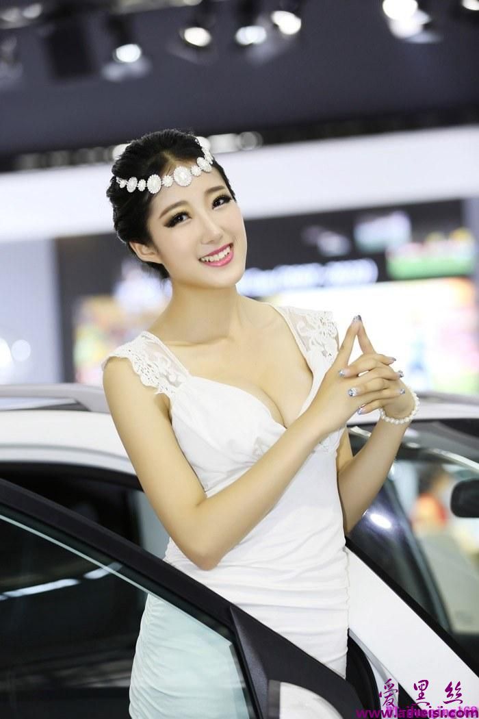 北京美女趴车展写真