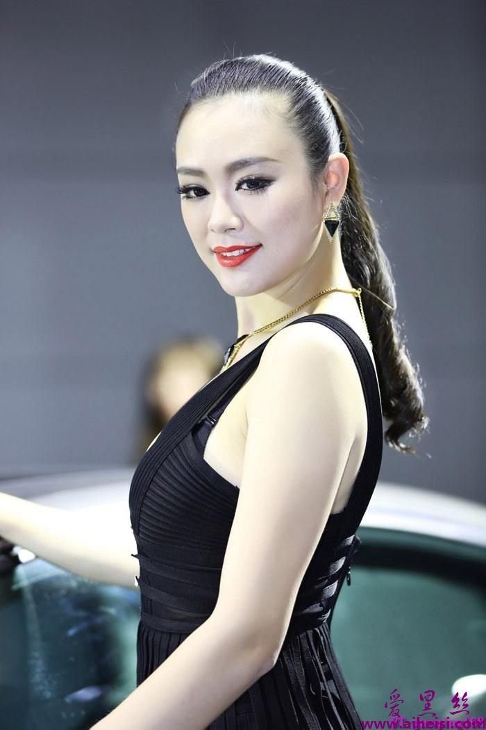 北京美女趴车展写真