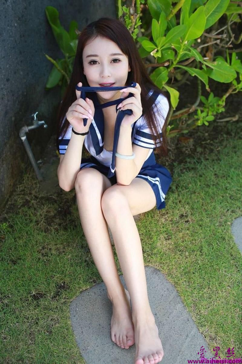 宅男女神赵小米学生制服诱惑高清精品套图