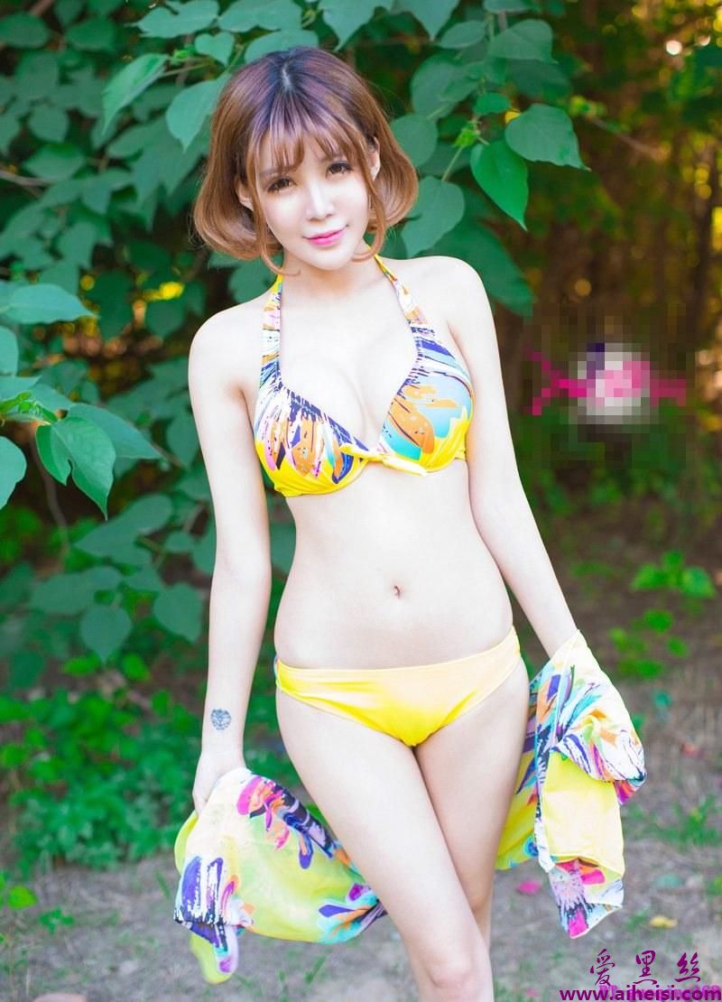 丰满少妇Alin美胸露沟性感销魂精品美乳