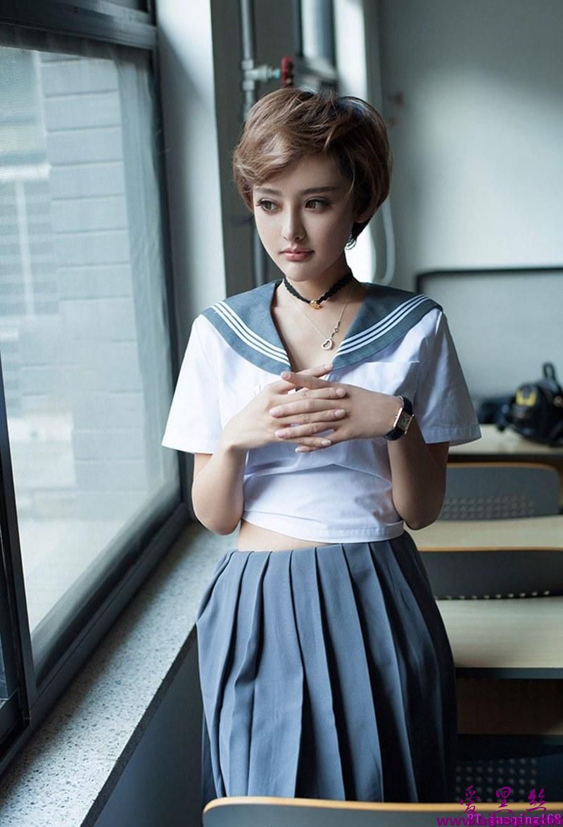 姐妹花制服诱惑窈窕迷人VS媚眼勾魂