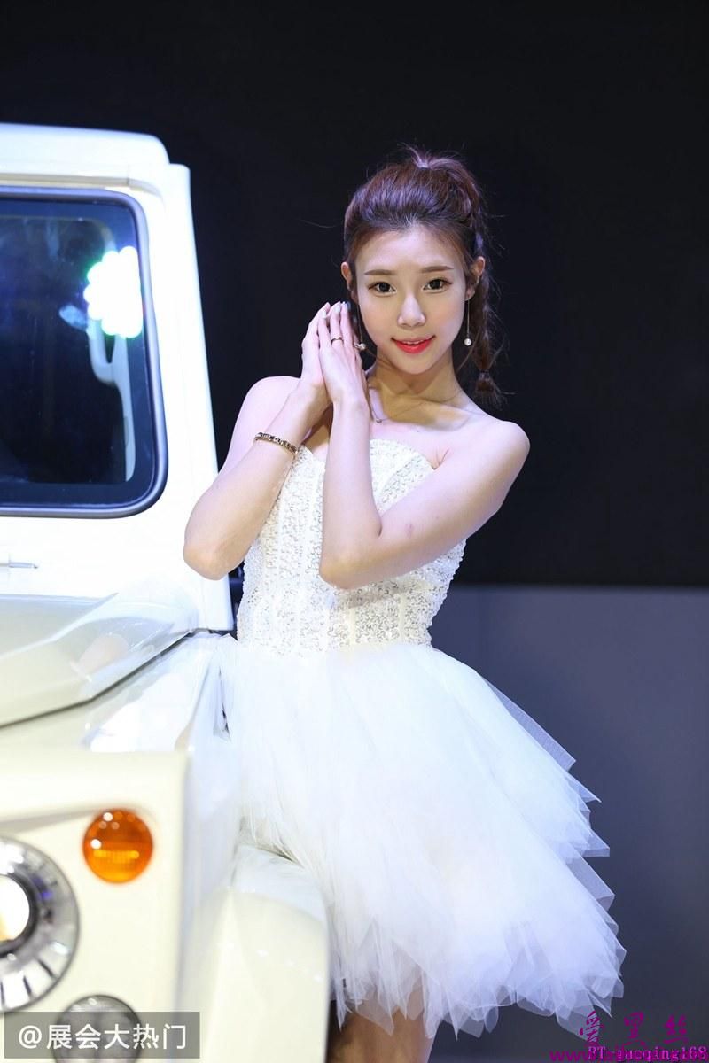 沈阳车展美女车模娇艳动人