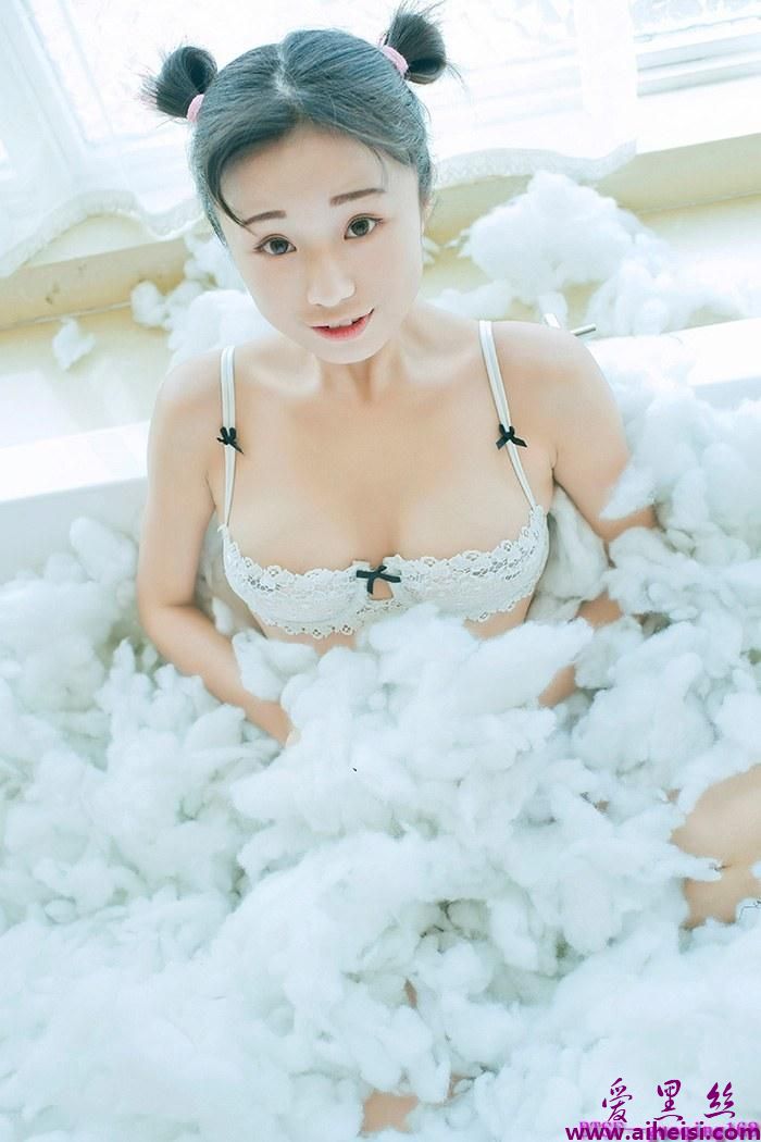 甜美萝莉仓井优香丰臀翘臀裸背香艳欲滴
