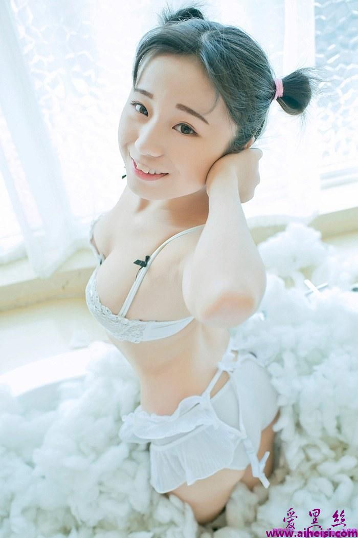 甜美萝莉仓井优香丰臀翘臀裸背香艳欲滴