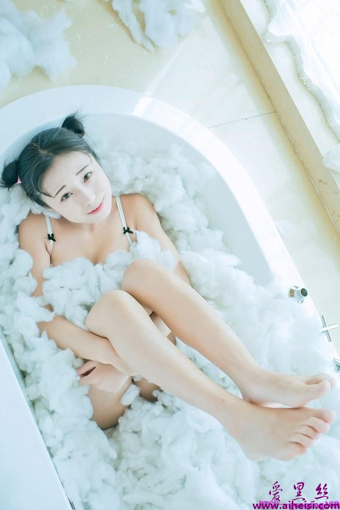 甜美萝莉仓井优香丰臀翘臀裸背香艳欲滴