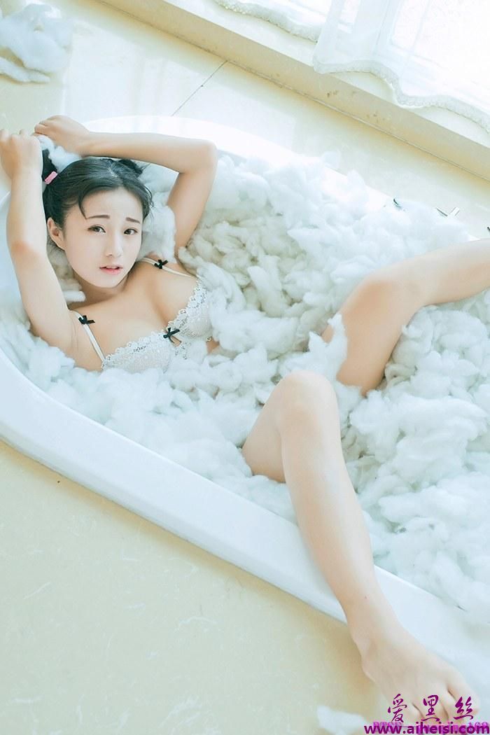 甜美萝莉仓井优香丰臀翘臀裸背香艳欲滴