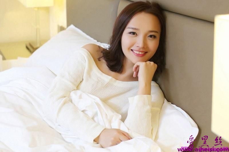 俏丽少妇王诗琪居家私房娇艳动人