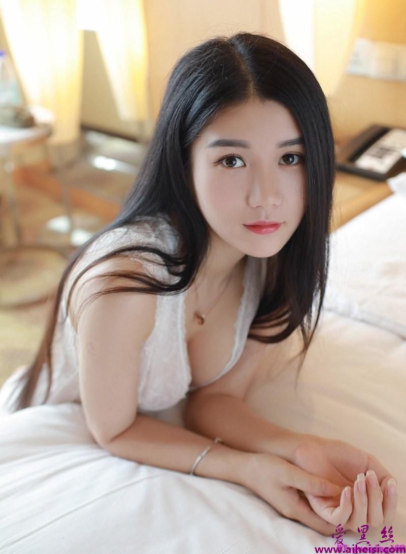 玉女王梓童白洁迷人大尺度私房照