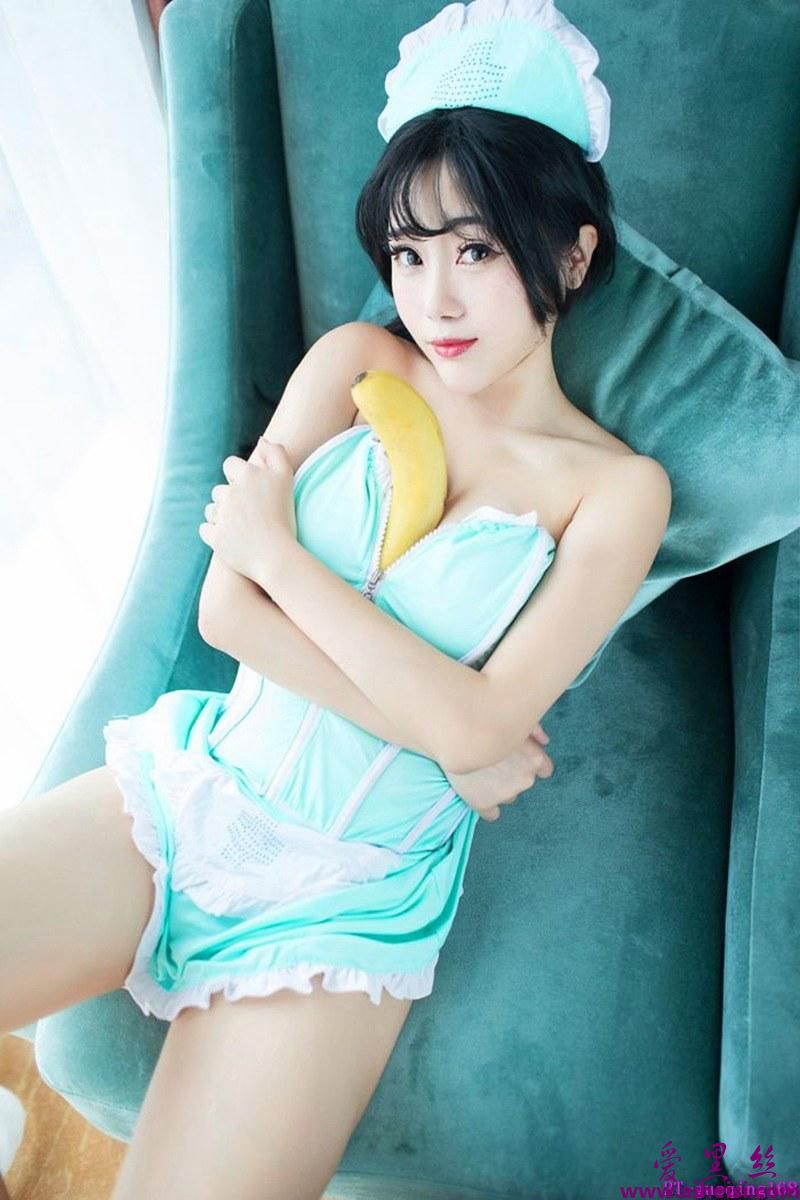 大胸女护士兜豆靓搔首弄姿表情销魂大尺度艺术照