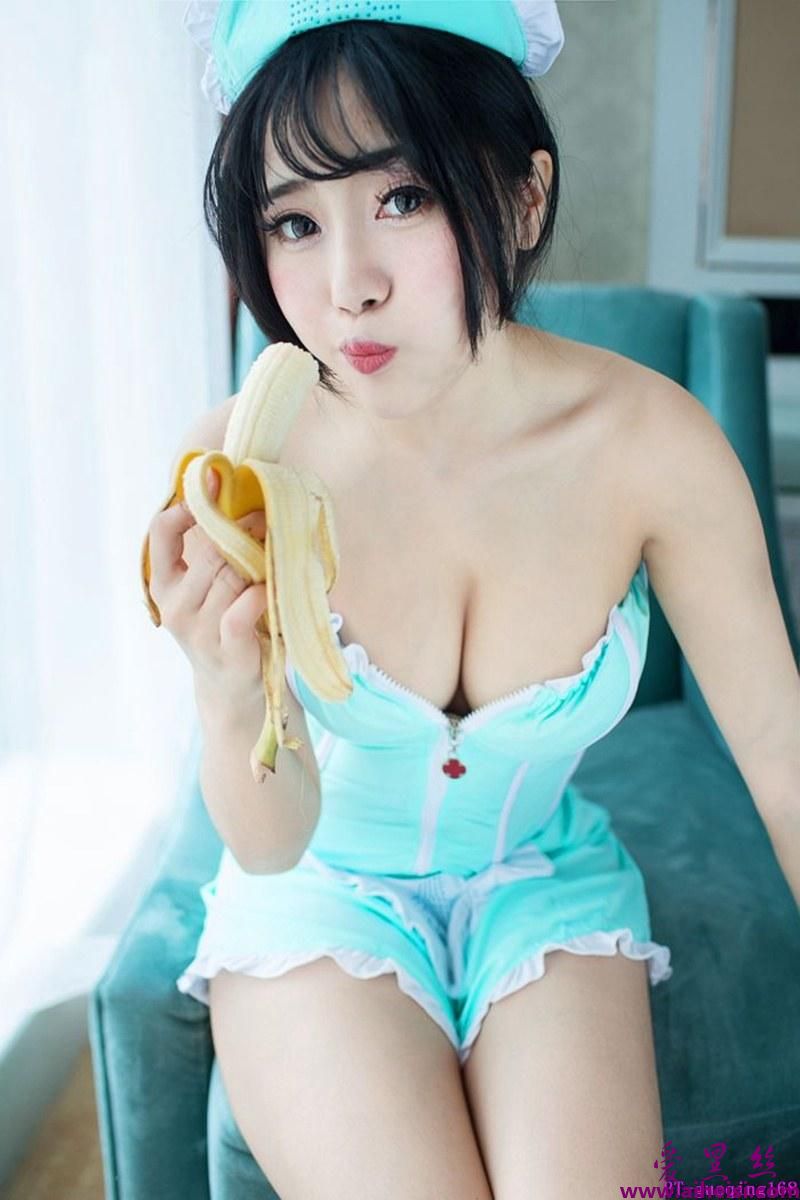 大胸女护士兜豆靓搔首弄姿表情销魂大尺度艺术照