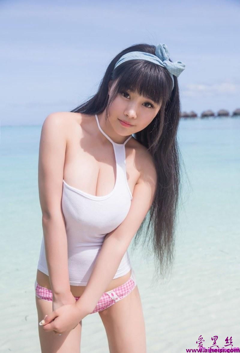清纯美女可儿童颜巨乳性感艺术写真