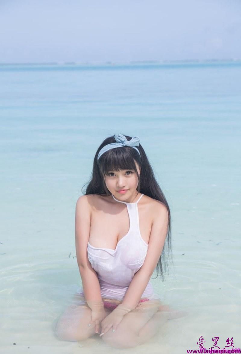 清纯美女可儿童颜巨乳性感艺术写真
