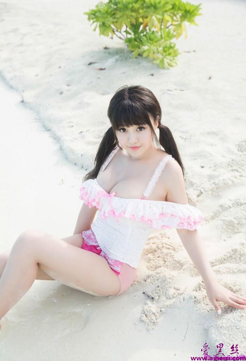 清纯美女可儿童颜巨乳性感艺术写真