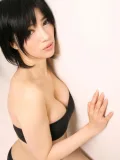 爆乳美女极度诱惑